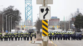 Канада применяет чрезвычайные полномочия для борьбы с протестами дальнобойщиков