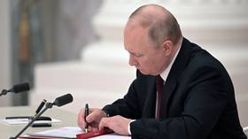 Putin podpisuje "natychmiastowe" uznanie donbasu