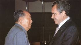 Как Никсон и Мао пытались зарыть топор войны в 1972 году и что стало со всей этой доброй волей