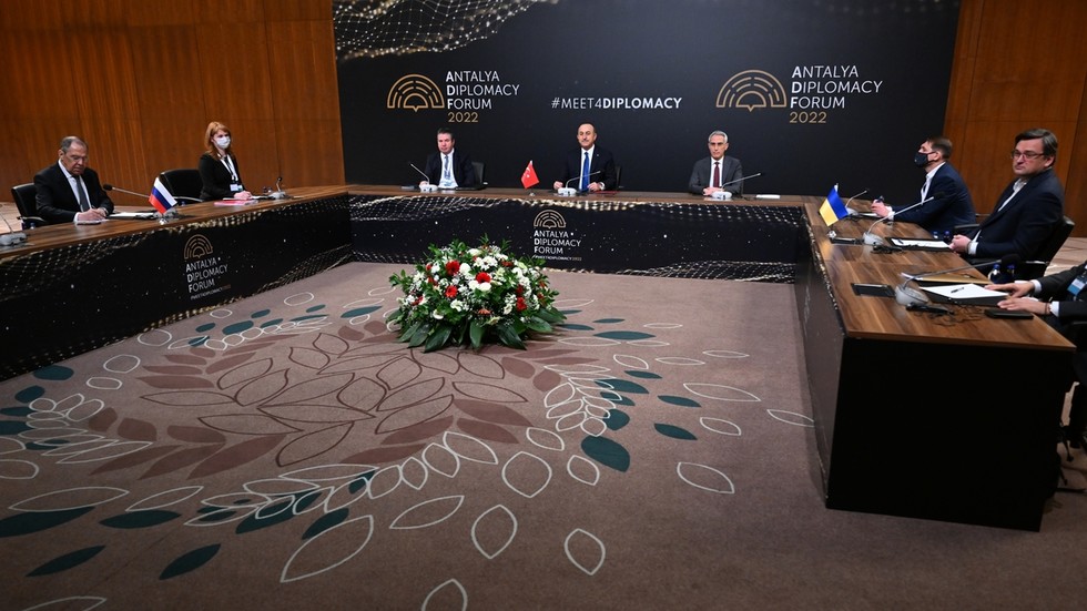 Russia says West not welcome at peace talks