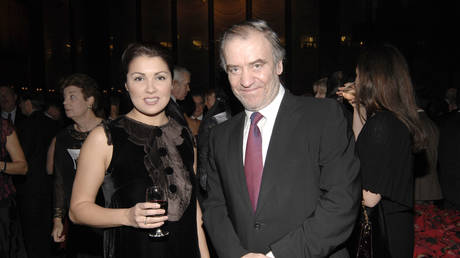 Anna Netrebko and Valery Gergiev attend a benefit in 2009. © Neil Rasmus / Patrick McMullan / Getty Images