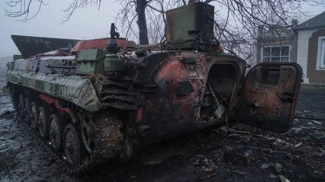 A destroyed APC of the Ukrainian armed forces in Volnovakha, Donetsk People's Republic. © Sputnik / Ivan Rodionov