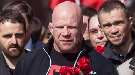 Jeff Monson (center) at the Mausoleum of Vladimir Ilyich Lenin to mark his 146th birth anniversary on Red square in Moscow in 2016 © Nikita Shvetsov / Anadolu Agency / Getty Images