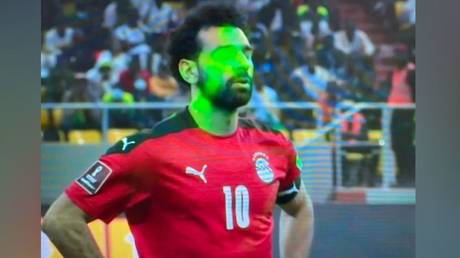 Salah targeted by ‘laser attack’ before penalty miss in World Cup defeat (VIDEO)