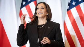 Kamala Harris laughs after question on Ukrainian refugees