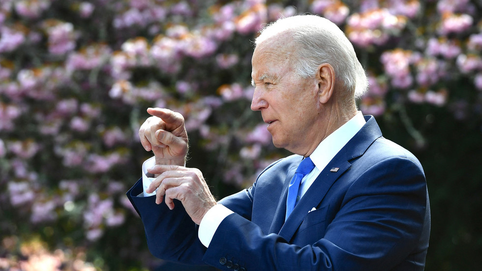 Biden promises eco-friendly US military