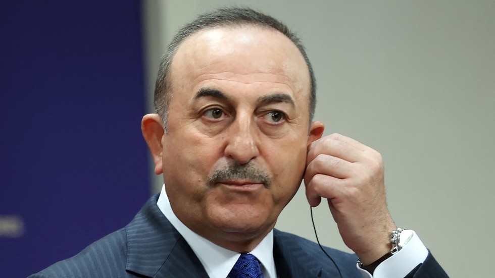 Turkey blocks Russian flights to Syria