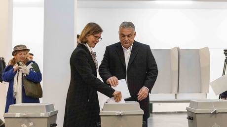 Orban and his wife cast ballots in Budapest © Getty Images / Janos Kummer