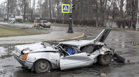 A smashed car in Bucha. ©Narciso Contreras / Anadolu Agency via Getty Images