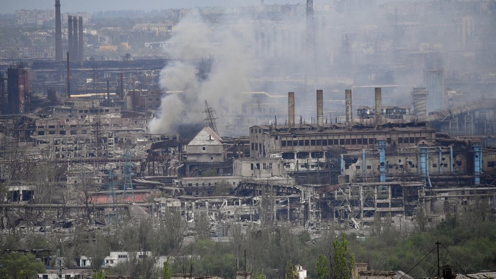 Ukrainian forces holed up at Azovstal plant vow to continue fighting