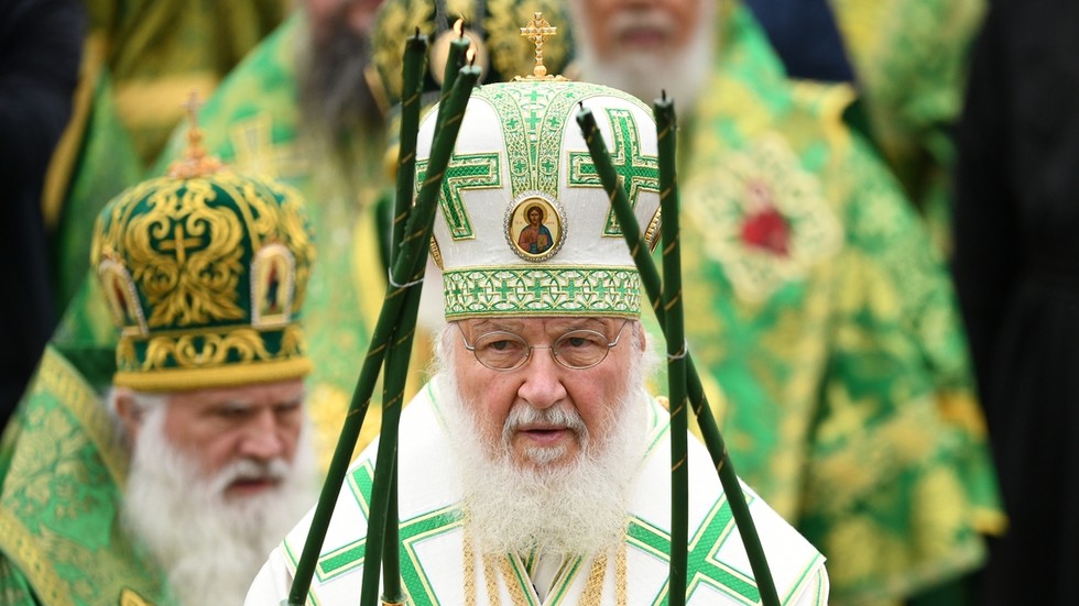 Orthodox church threatens rich Russians with hell