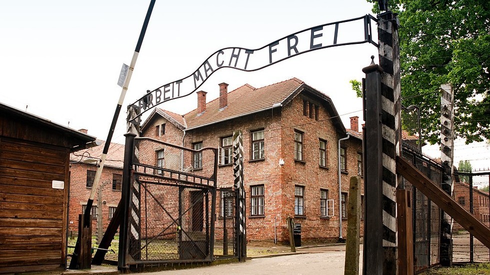 Poland passes reparations bill