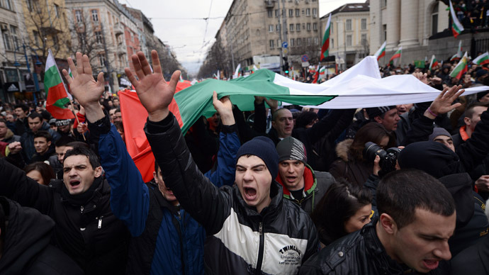 ‘Mafia, out of the country!’: Bulgarians protest in dozens of cities across the country (PHOTOS)