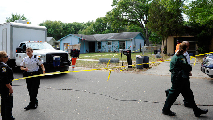 Several houses in Florida have been evacuated as man-swallowing sinkhole grows