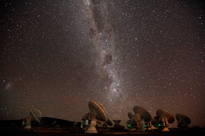 The majestic Milky Way descends over ALMA. Credit: ALMA (ESO/NAOJ/NRAO), C. Padilla