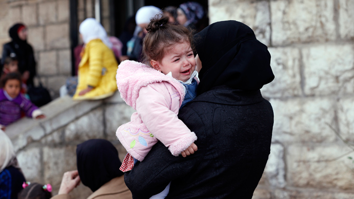 Palestinian women, who had been living at Yarmouk Palestinian refugee camp in Syria (Reuters / Jamal Saidi)