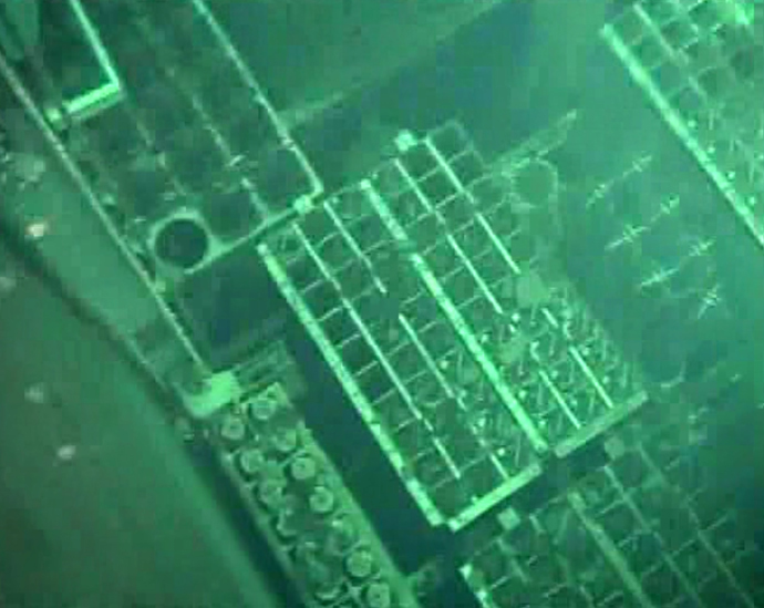 Spent fuel pool of the unit four reactor at TEPCO's Fukushima Daiichi nuclear power plant at Okuma town in Fukushima prefecture on May 7, 2011 (AFP Photo / HO / TEPCO)