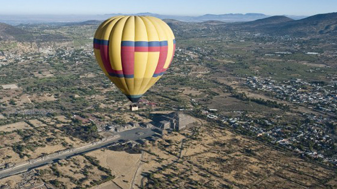 Hot air balloon with tourists crashes in Cambodia, 7 injured