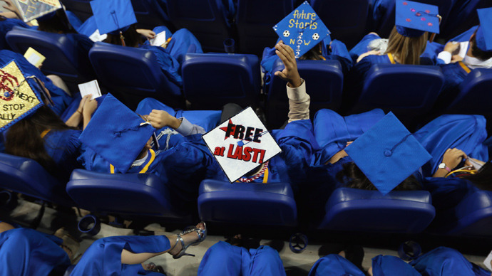 Hundreds of thousands of college graduates work minimum wage jobs