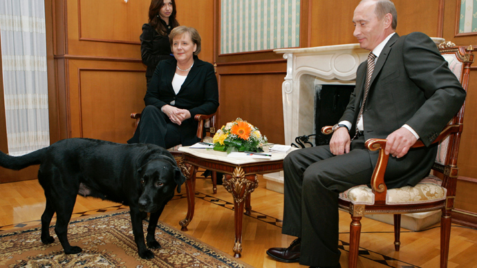 German Chancellor Angela Merkel and Russian President Vladimir Putin at the Bocharov Ruchei presidential residence, Sochi (RIA Novosti / Dmitry Astakhov)