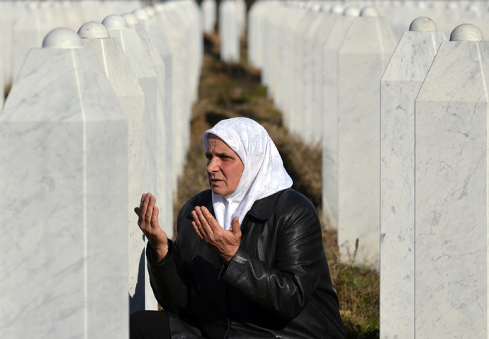 Memorial cemetery in Potocari, near Eastern-Bosnian town of Srebrenica (AFP Photo / Elvis Barukcic)