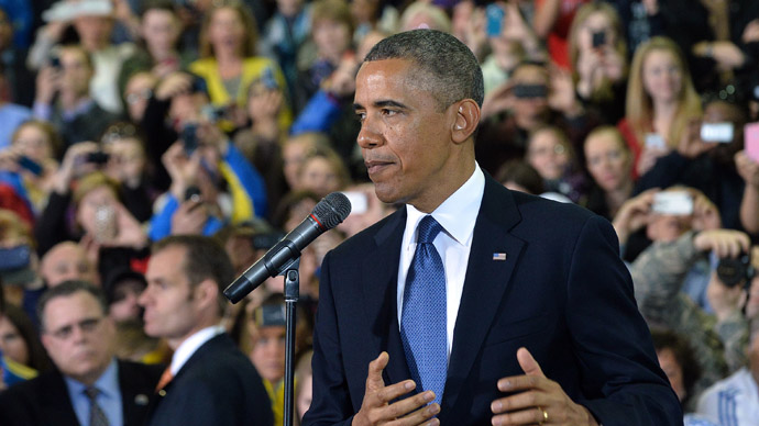 US President Barack Obama speaks to Boston Athletic Association volunteers in Boston, Massachusetts, on April 18, 2013. (AFP Photo/Jewel Samad)