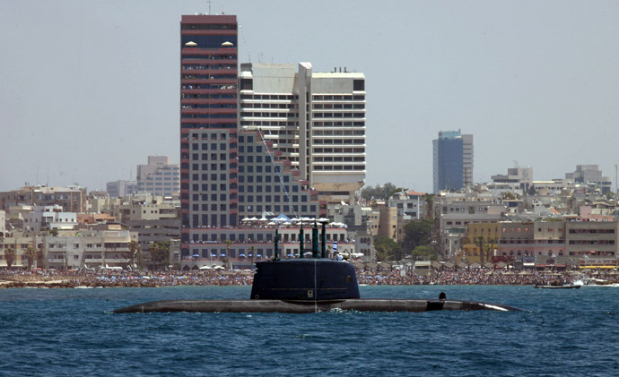 Israeli Navy submarine "Dolphin" sails along the Mediterranean coast of Tel Aviv (AFP Photo/Gali Tibbon)