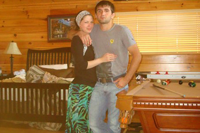 Reniya Manukyan seen with her husband, Ibragim Todashev. (Image from vk.com)