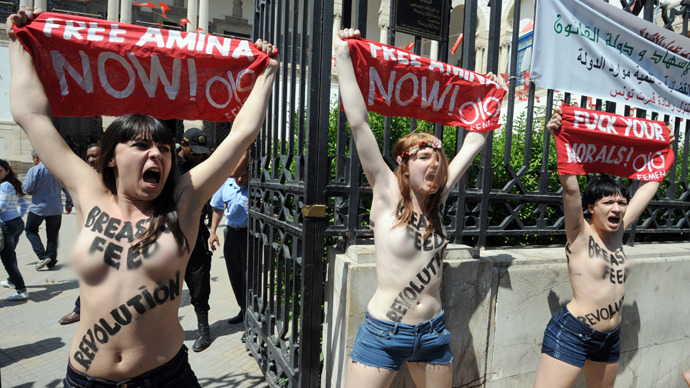 Femen activists stage first Arab world stunt (PHOTOS)