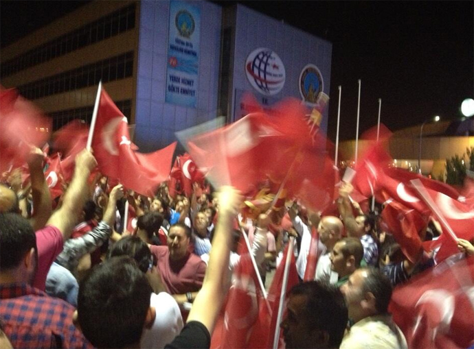 Image from twitter.com @IvanCNN