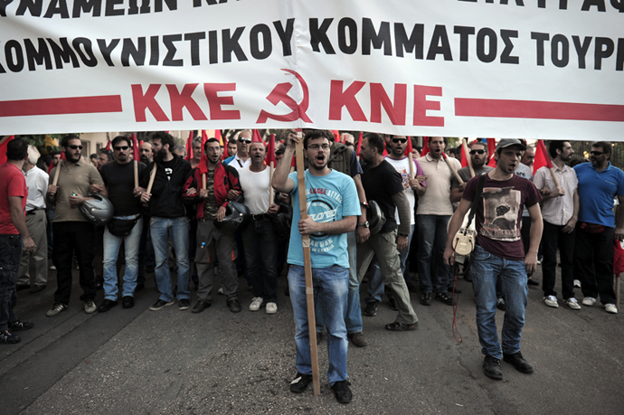 Greek communist party members and supporters march towards the Turkish embassy in Athens on June 3, 2013 during a solidarity march for Turkish protesters and the Turkish communist party (AFP Photo / Louisa Gouliamaki)