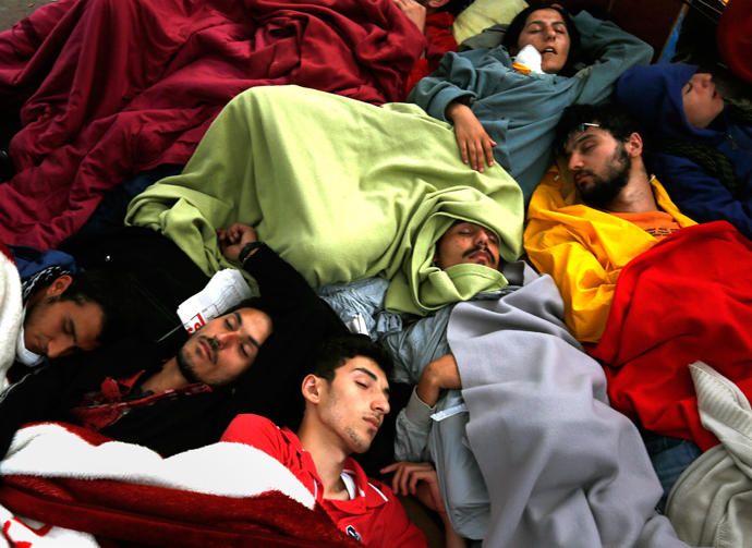 Protesters sleep in Gezi park in Istanbul's Taksim square early June 13, 2013 (Reuters / Yannis Behrakis)
