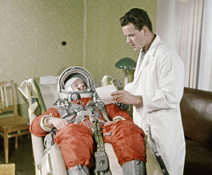Pilot-Cosmonaut Valentina Tereshkova (left) before lift-off.(RIA Novosti)