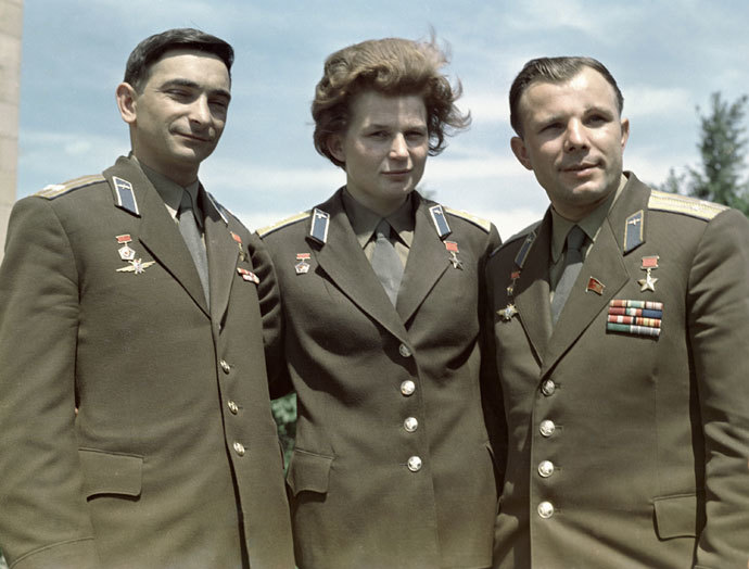 They flew Vostok spacecraft: Pilots-Cosmonauts of the USSR Heroes of the Soviet Union Valery Bykovsky (left), Valentina Tereshkova (center) and Yuri Gagarin (right).(RIA Novosti)
