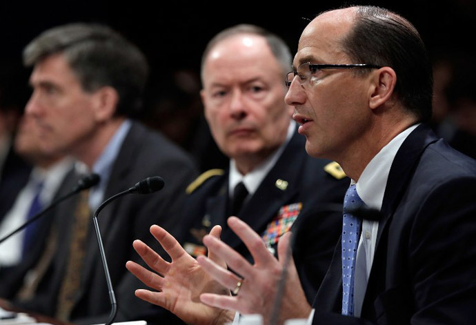 Sean Joyce (R), deputy director of the Federal Bureau of Investigation testifies before the House Select Intelligence Committee June 18, 2013 in Washington, DC. (AFP Photo / Win Mcnamee)