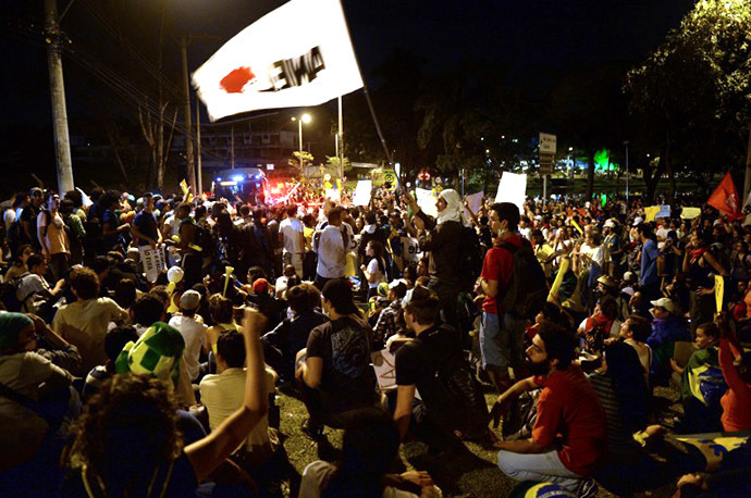 Demonstrators protest against corruption and price hikes near Mineirao stadium in Belo Horizonte, Brazil on June 22, 2013. (AFP Photo / Nelson Almeida)