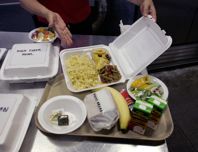 A meal, identical to ones prepared for detainees at the Guantanamo Bay Naval Station is shown in Guantanamo Bay, Cuba (Reuters / Joe Skipper)
