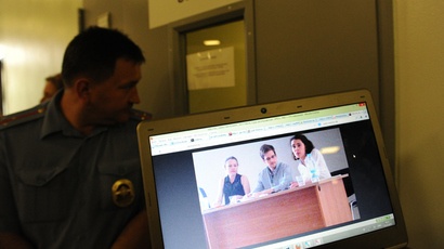 Senate threatens to sanction countries that aid Snowden