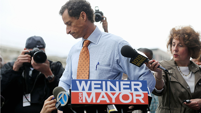 Weiner caught still sexting after Twitter scandal cost him job in Congress