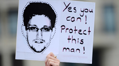 Senate threatens to sanction countries that aid Snowden