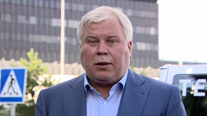 Snowden makes first public appearance, secretly visits Moscow’s Bolshoi theatre