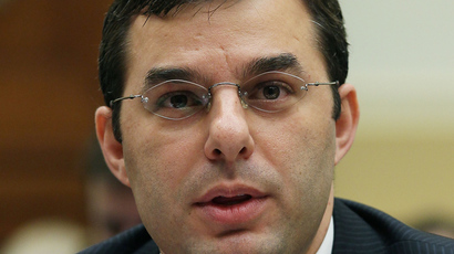 Senate threatens to sanction countries that aid Snowden