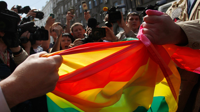 Stephen Fry calls for Sochi Olympics ban over gay rights, Russia insists rights not violated