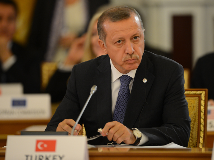 Turkeyâs Prime Minister Recep Tayyip Erdogan attends a working meeting of the G20 summit of heads of state and government, heads of invited states and international organizations in Saint Petersburg (AFP Photo)