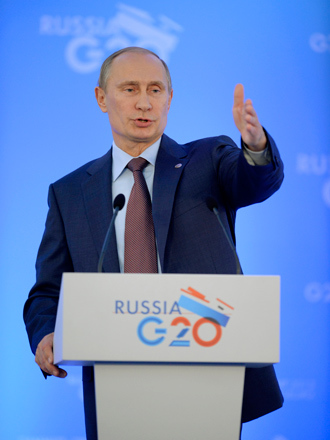 Russiaâs President Vladimir Putin gestures during a press conference at the end of the G20 summit on September 6, 2013 in Saint Petersburg (AFP Photo)