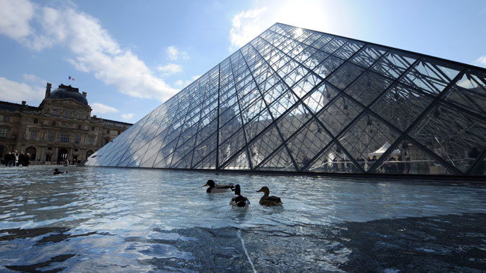 Louvre to move up to 90% artworks over historic flood fears
