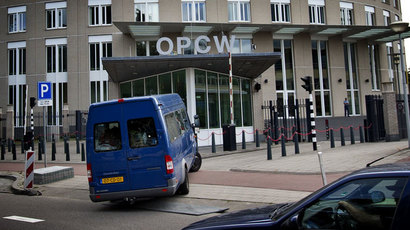 UN Security Council	unanimously adopts Syria resolution