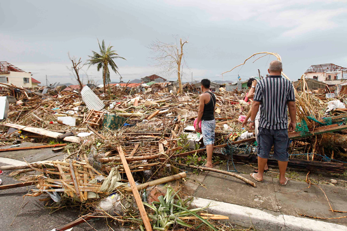 10,000 feared killed in Philippines by super typhoon Haiyan (PHOTOS ...