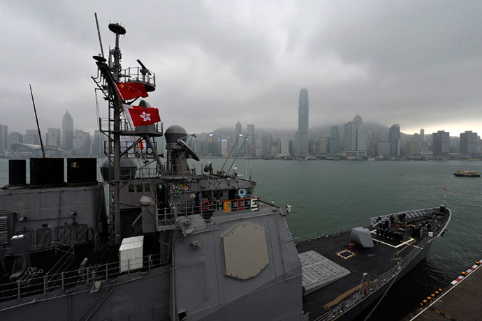 The USS Antietam, a Ticonderoga class guided missile cruiser, is seen moored in Hong Kong on November 12, 2013. (AFP Photo / Aaron Tam)
