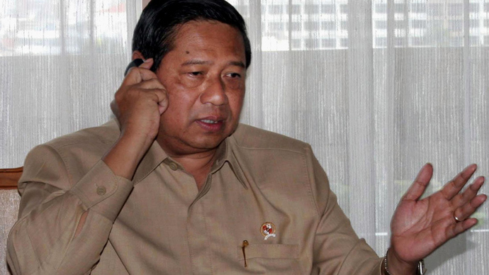 Indonesia recalls its Australian ambassador alleging phone-taps on President Yudhoyono